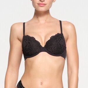 NWT Skims Fits Everybody Lace Push-Up Demi Bra